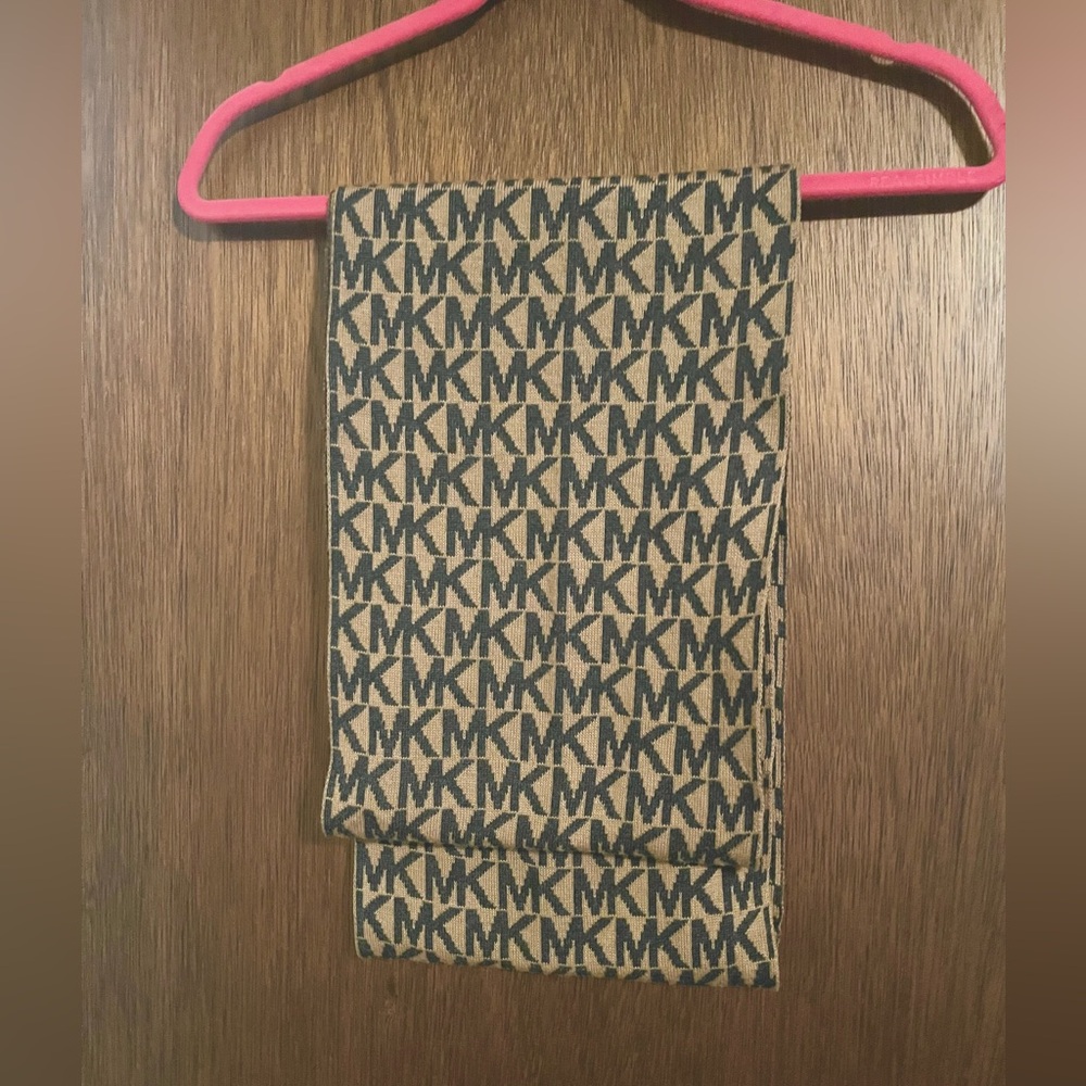 Michael Kors scarf